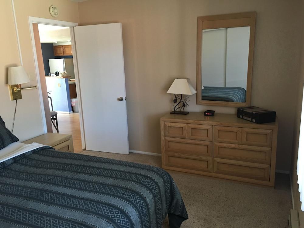 Pinecliff Village 3*